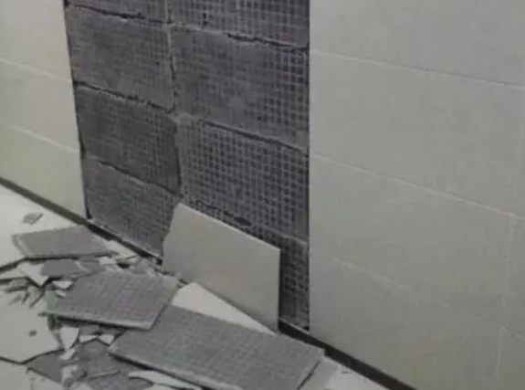 商都瓷砖空鼓维修公司分享下商都墙砖松动维修的知识